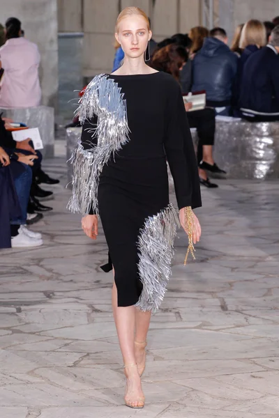 Look 11
